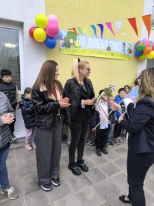 С усмивки изпратихме четвъртите групи