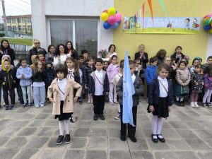 С усмивки изпратихме четвъртите групи